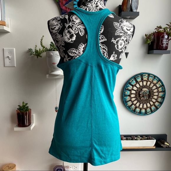 NWOT Nike DRI-FIT slim fit tank - Picture 4 of 6